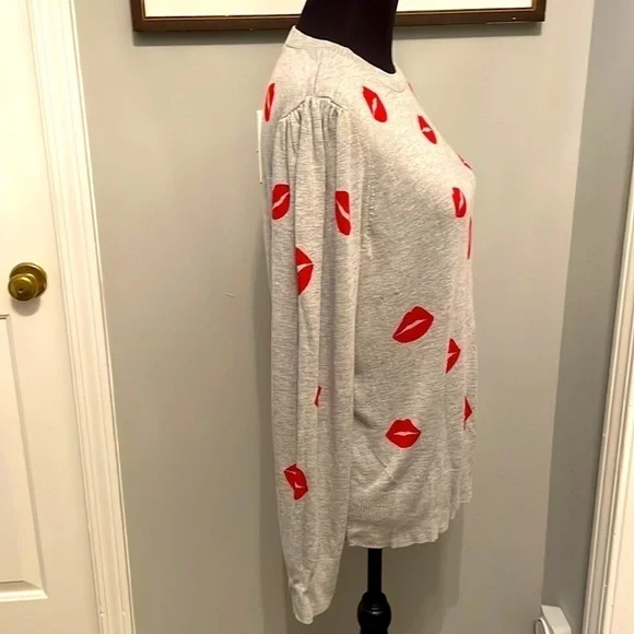 MARLED DOVE GREY SWEATER WITH RED LIPS SIZE XL - Picture 2 of 7